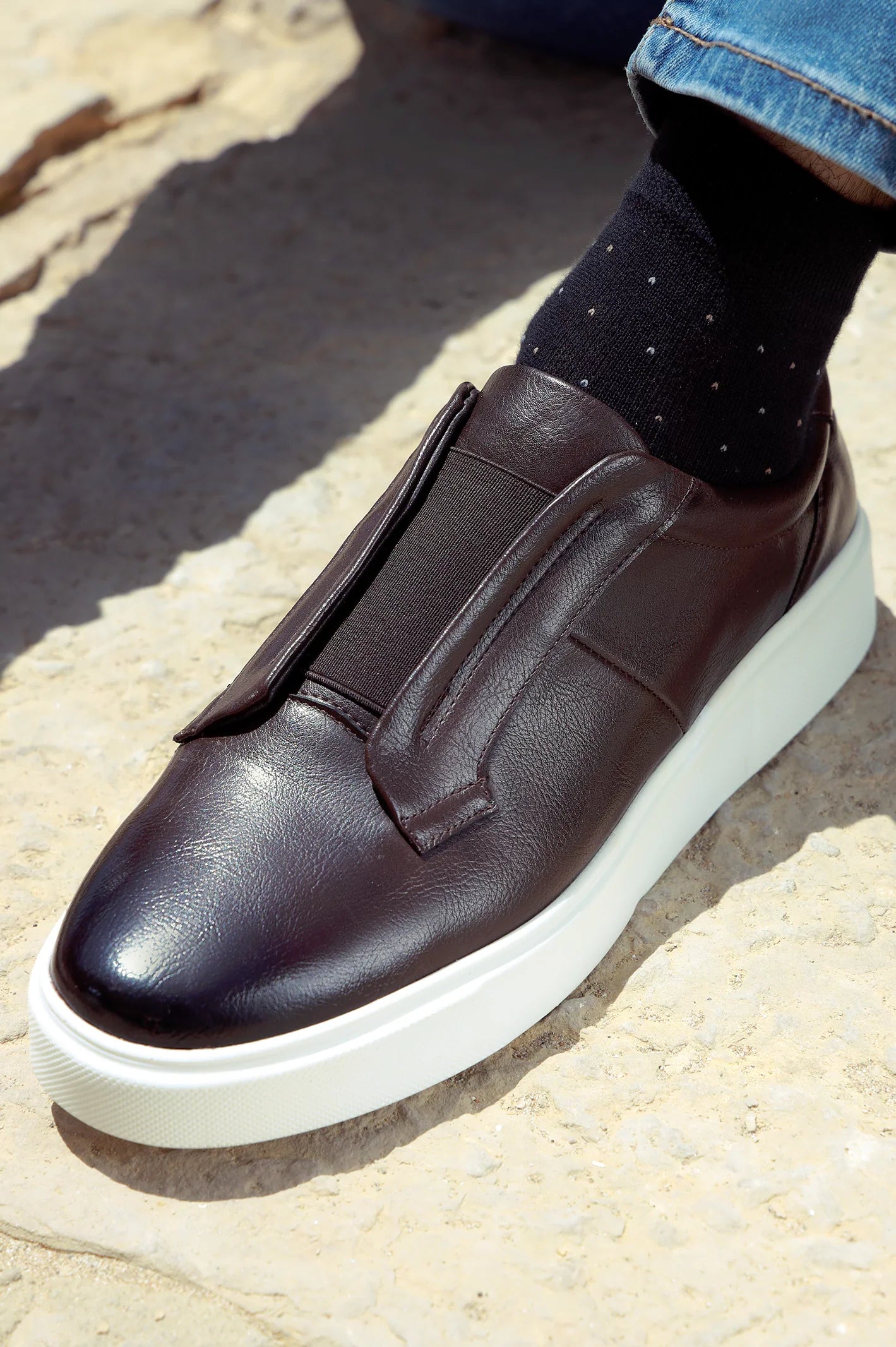 Coffee Men Casual Sneaker